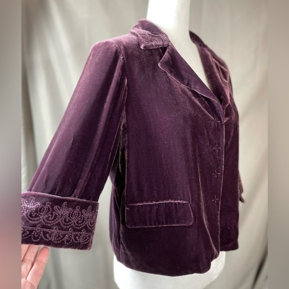 Super Soft Velvet Victorian Rayon Silk Embroidered Collar and Cuffs - Tahari -4 - Picture 4 of 10